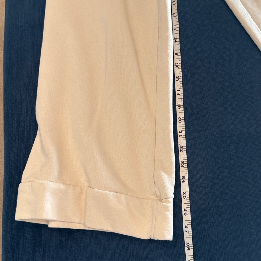 Cream Wide-Leg elevated sweatpants - Picture 7 of 9